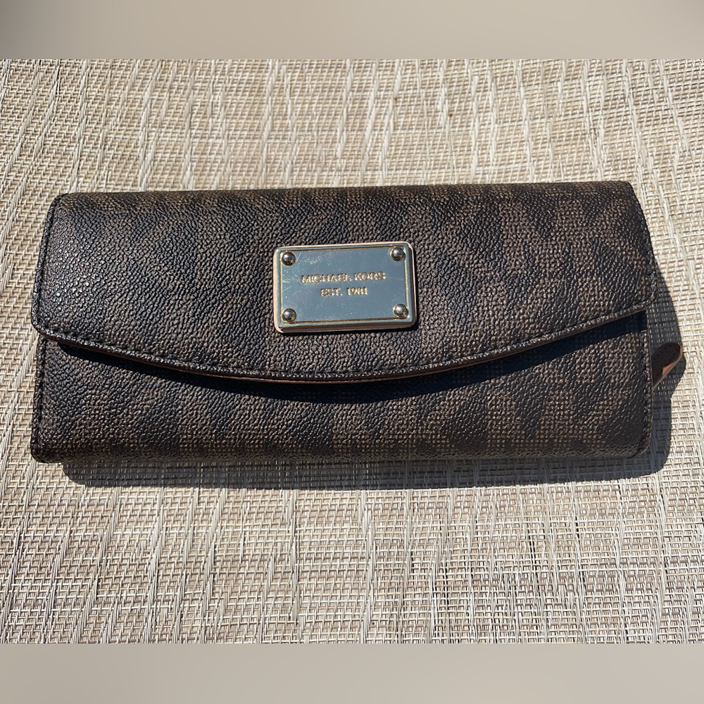 Michael Kors wallet